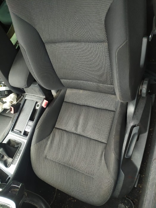 Sedačky Volkswagen golf 7 kombi, přední :: Auto Hronov